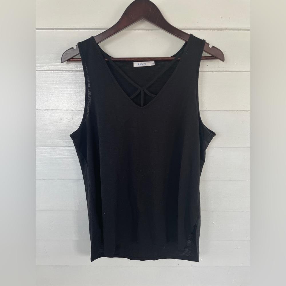 4/25 Black Ricki’s V Neck Tank Top